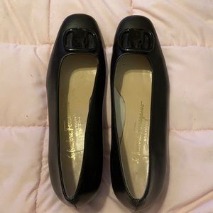 Salvatore Ferragamo Boutique low heel pump 7B